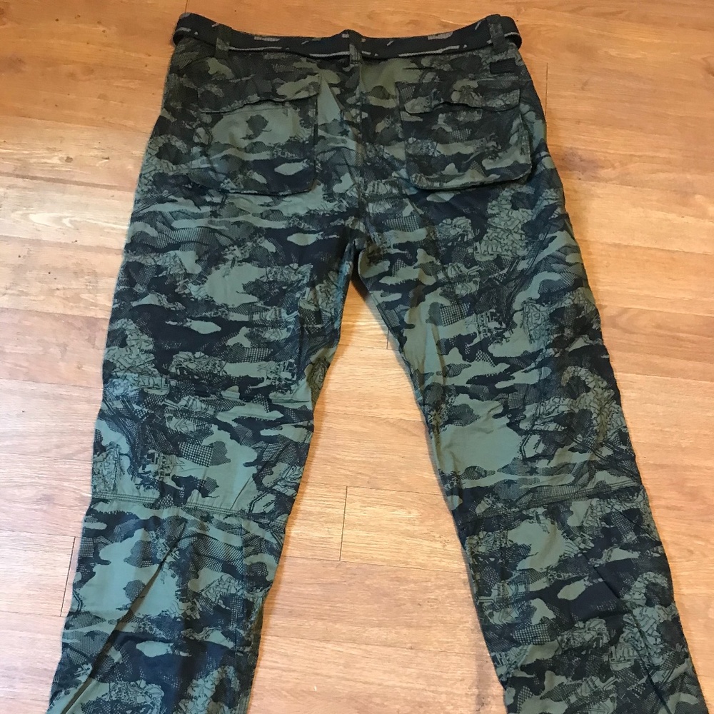 SEAN JOHN CARGO PANTS SIZE 38